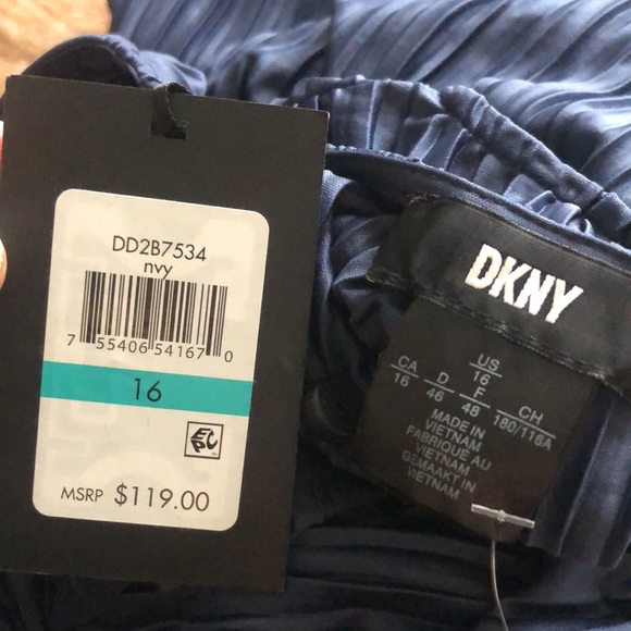 New DKNY Cap Sleeve Surplice V-Neck Pleated Smocked Waist Knit A-Line Dr… - Picture 6 of 13